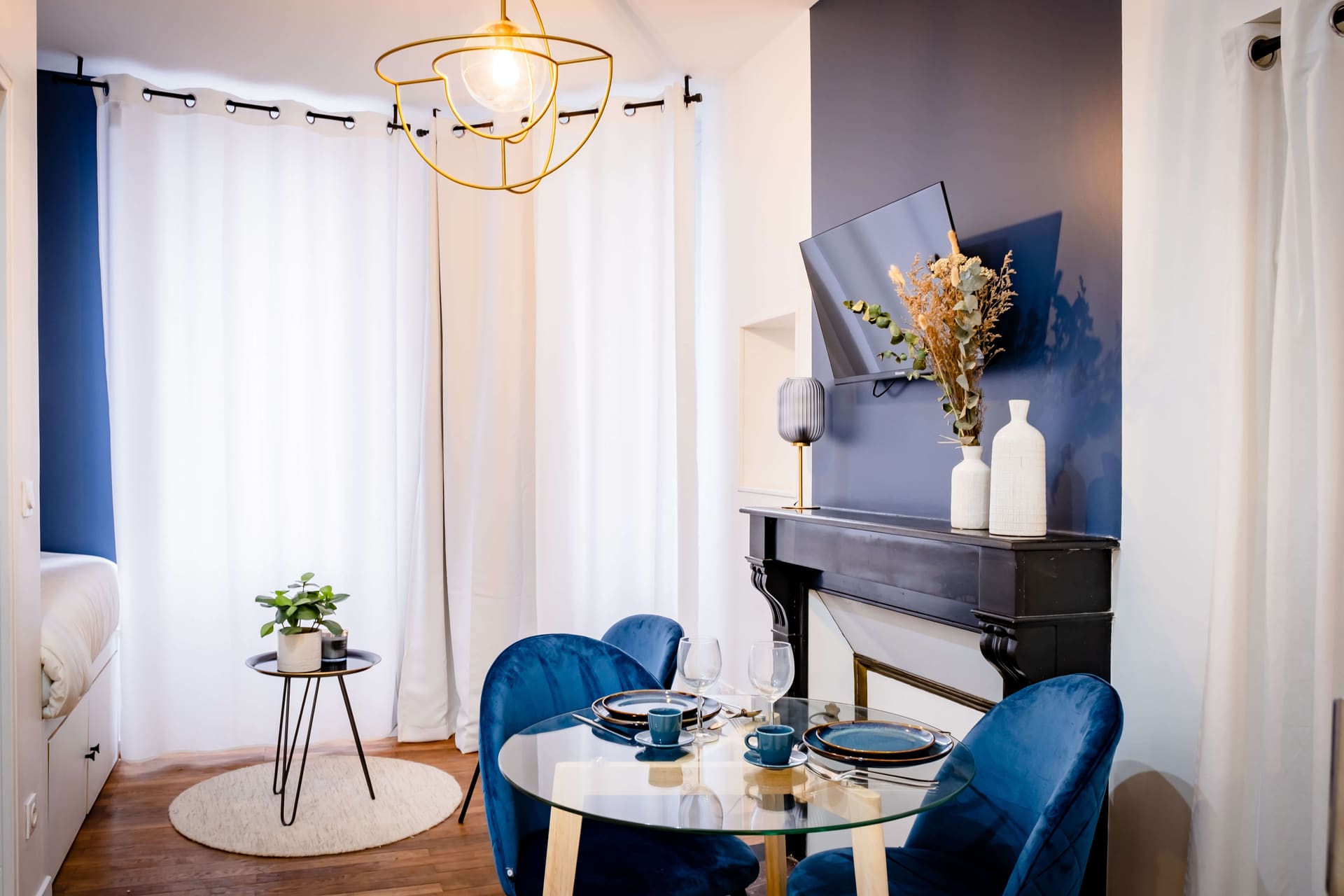 Coin nuit et décoration soignée de Studio Rivage
